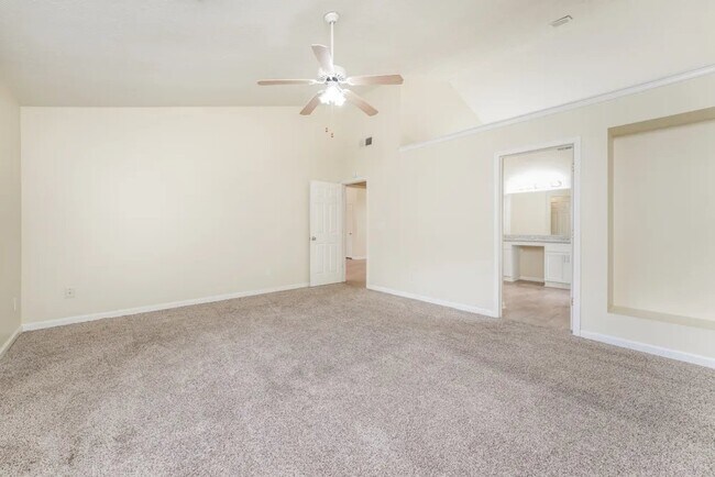 Building Photo - 1421 Fall River Dr