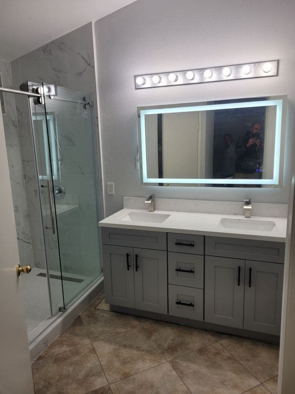 Building Photo - 18885 Oakview Way