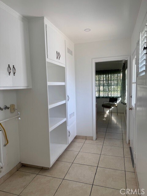 Building Photo - 1200 W Rowan St