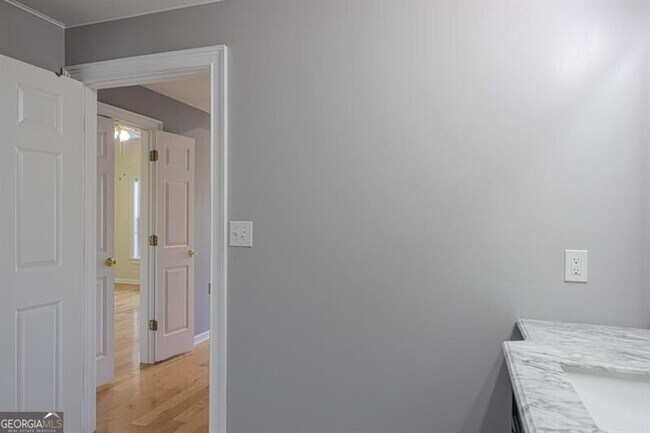 Building Photo - 3275 Lenox Rd NE