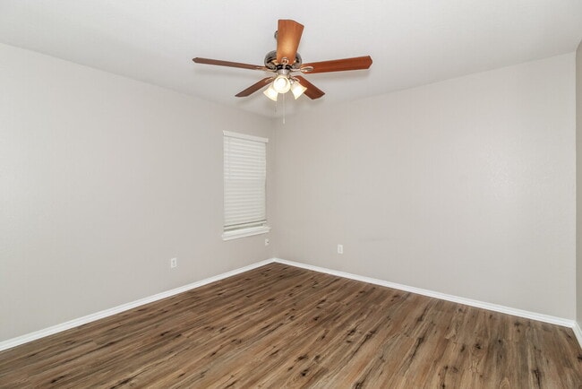 Building Photo - 1021 Shadow Creek Blvd