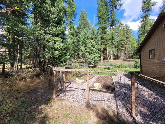 Building Photo - Wonderful Unfurnished 3 Bed 3 Bath Home ou...