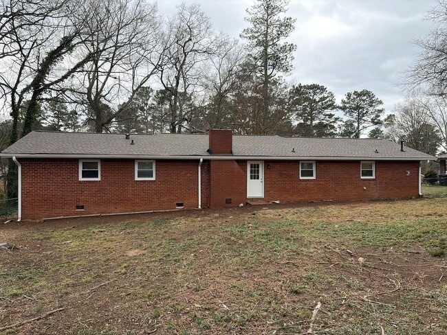 Building Photo - Renovated Ranch Home