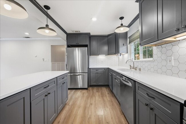 Building Photo - 1156 Hampton Rd