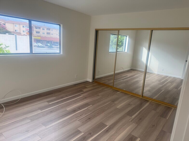Building Photo - 361 E Santa Anita Ave