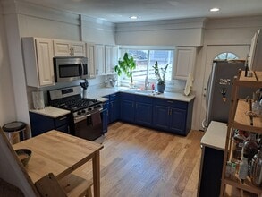 Building Photo - 518 54th St