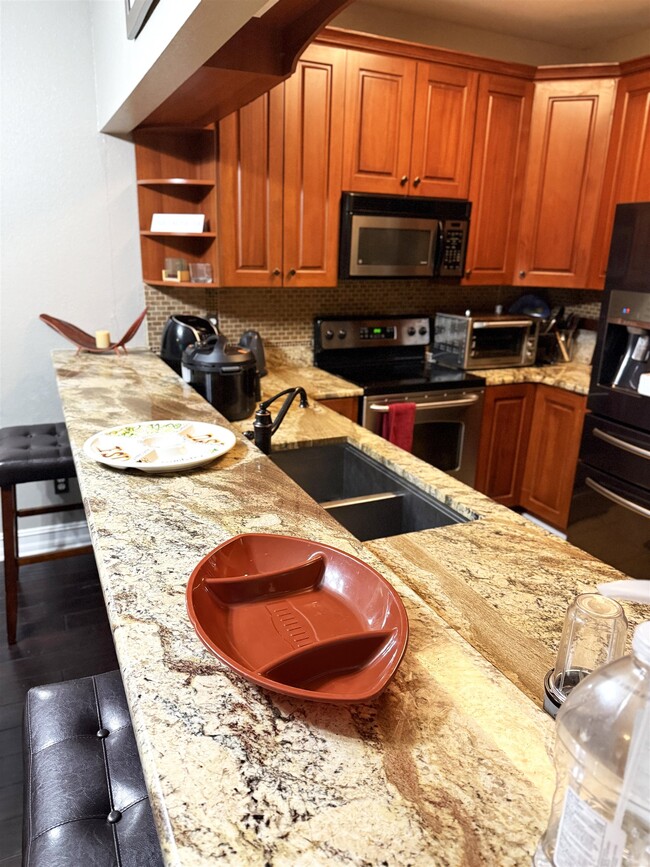 Building Photo - 1508 Crescent Hills Dr