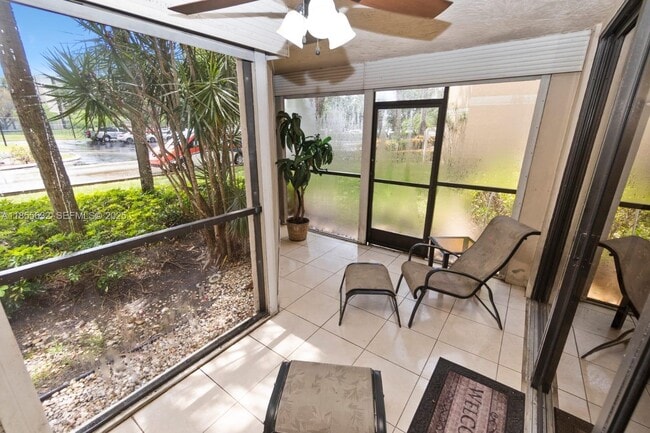 Building Photo - 16251 Golf Club Rd