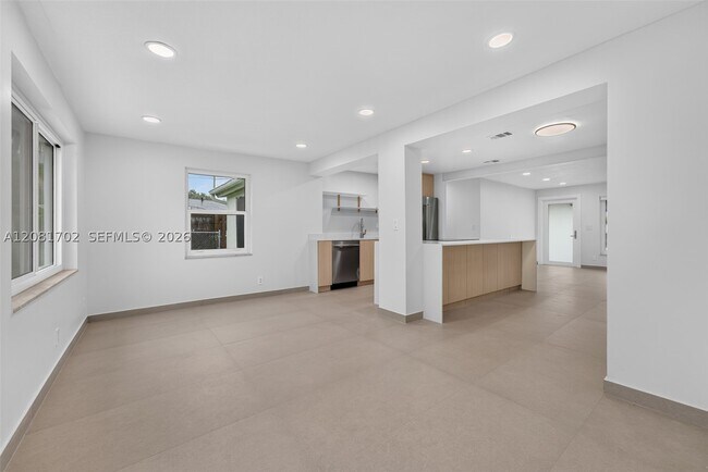 Building Photo - 3036 N 58th Ave