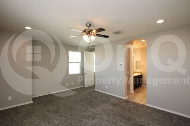Building Photo - 2171 S Wallrade Ln