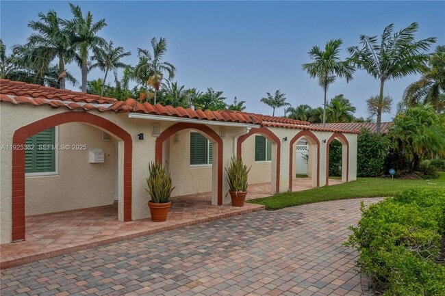 Building Photo - 1900 N Victoria Park Rd