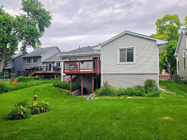 Building Photo - 5310 Brookview Dr