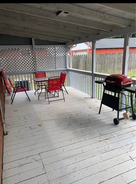 Building Photo - 2004 Oak Ave