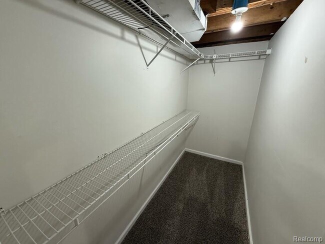 Building Photo - 13661 Kingston St