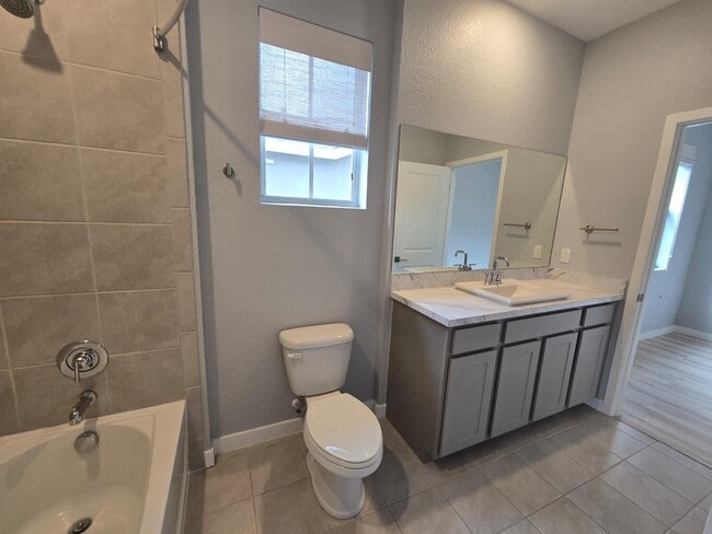 Building Photo - 140 Bandol St