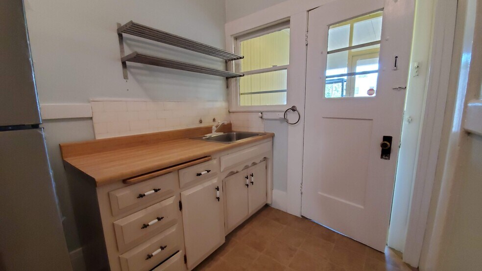 Building Photo - 2227 J St