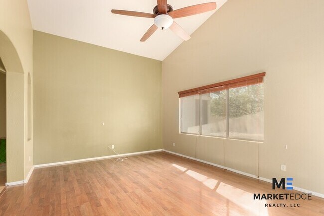 Building Photo - 4Bed/2Bath House at Greenway Rd/175th Ave!...