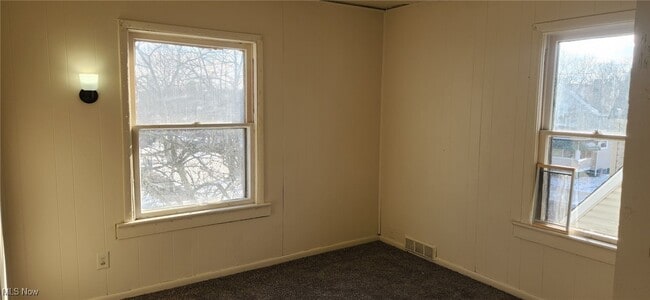 Building Photo - 48 Eleanor Ave