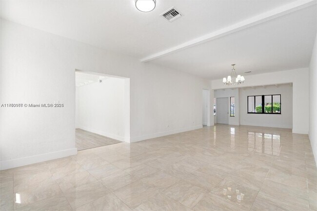 Building Photo - 10845 Peachtree Dr