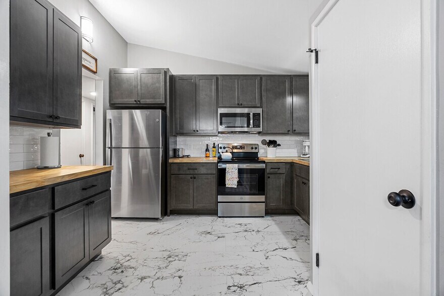 Building Photo - 2310 Dove Dr