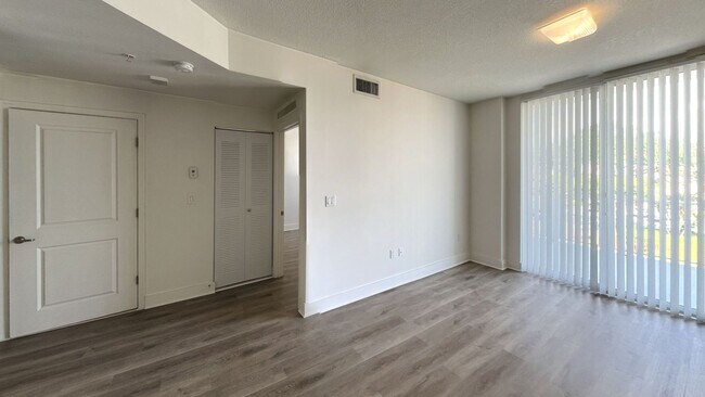 Interior Photo - 401 SW 17 th Ave, Miami, 33135