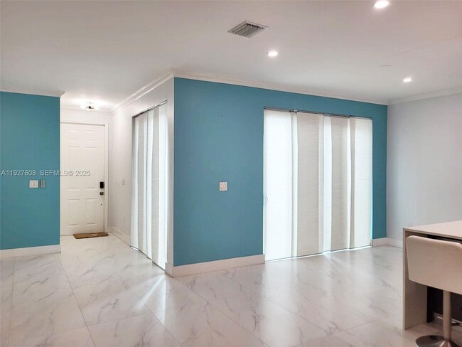 Building Photo - 1125 Cliffrose St