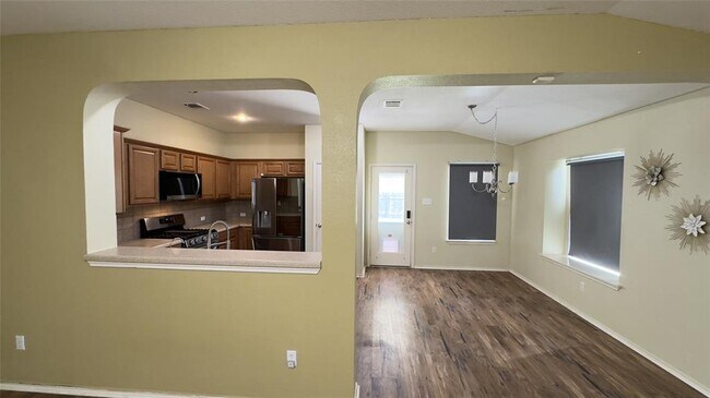 Building Photo - 700 Sweet Leaf Ln