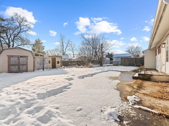 Building Photo - Charming 3-Bedroom Home with Full Basement & Backyard in Lumberton Township