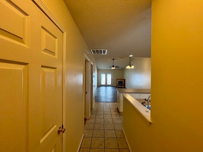 Building Photo - 310 Evans Lake Way