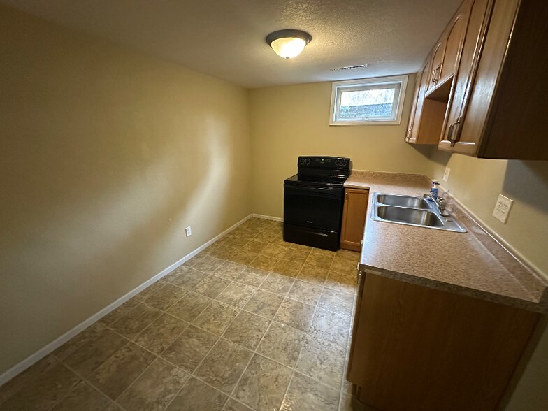 Building Photo - 1009 15th St NW