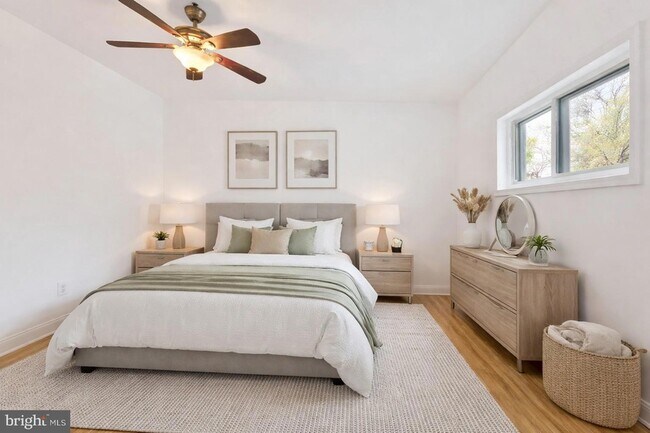 Building Photo - 2040 Frankford Ave