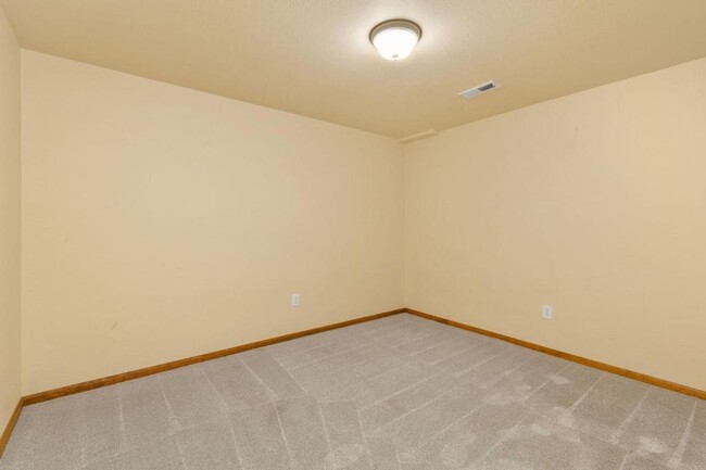 Building Photo - 1200 S Tyler Ave