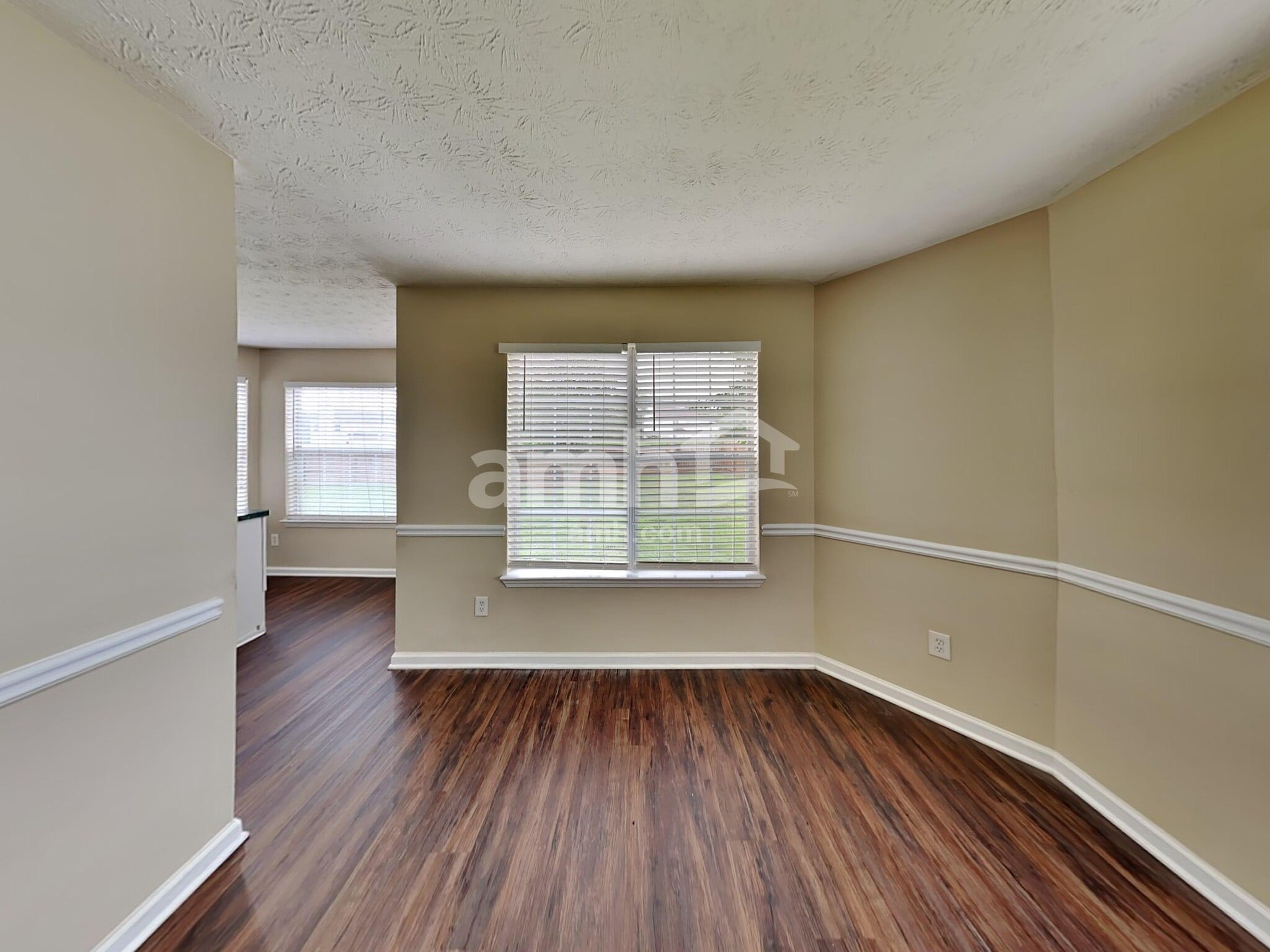 Building Photo - 602 Thrasher Ct
