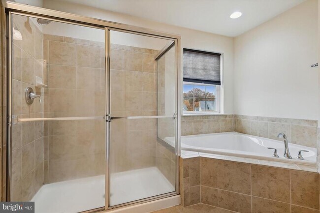 Building Photo - 642 Highland Farms Cir