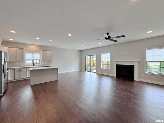 Building Photo - 7615 Walnut Bend Dr