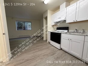 Building Photo - 6241 S 129th St