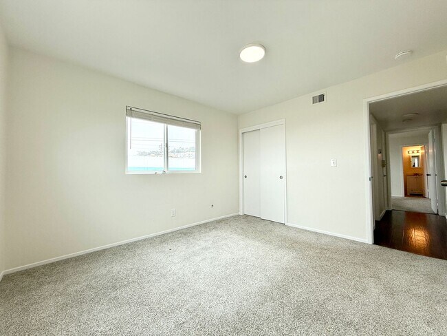 Building Photo - 670 Hillside Blvd