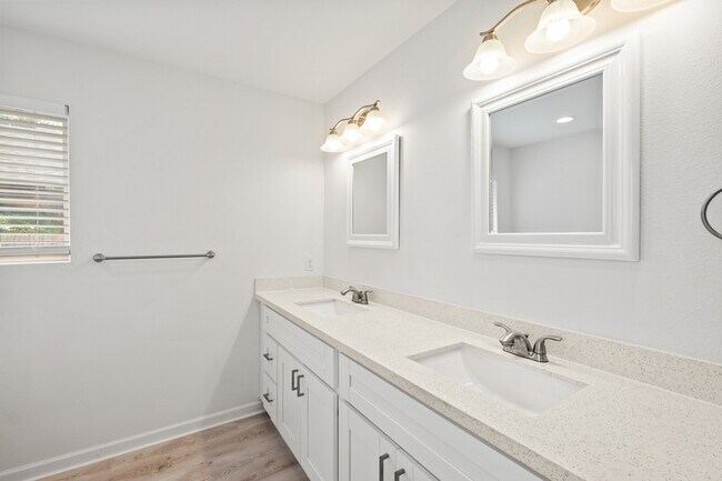 Building Photo - 4106 Gardendale Dr