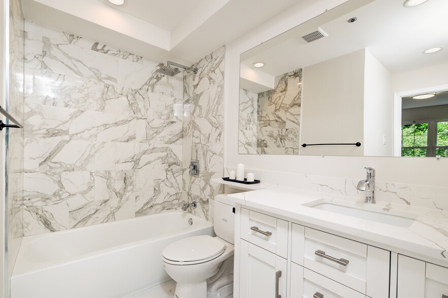 spa like bathroom - 3313 Wyndham Cir