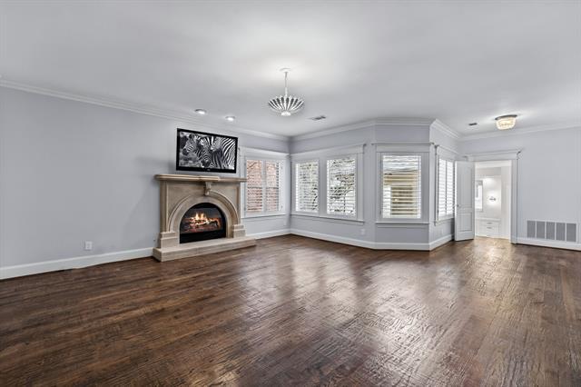 Building Photo - 4318 University Blvd