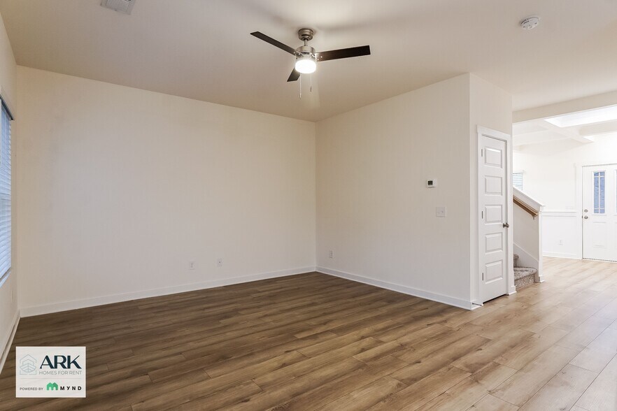 Building Photo - 5418 Bluebell Cir