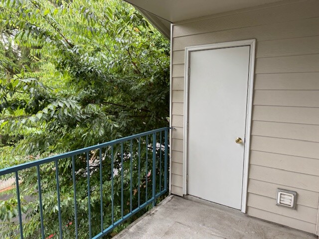 Building Photo - 23000 Edmonds Way