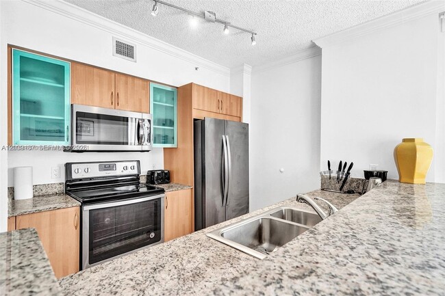 Building Photo - 17555 Atlantic Blvd