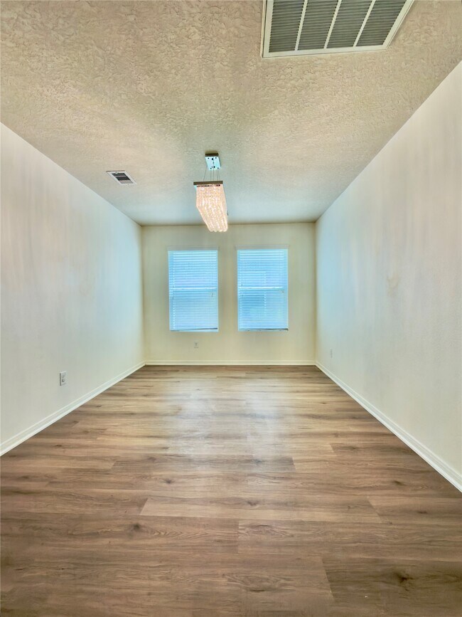 Building Photo - 4935 Fair Oak Dale Ln