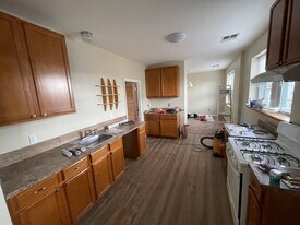 Building Photo - 357 Grove St