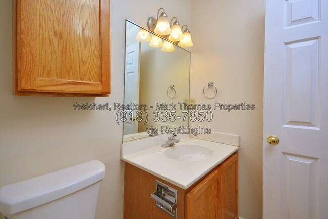 Building Photo - 425 Summerwalk Cir