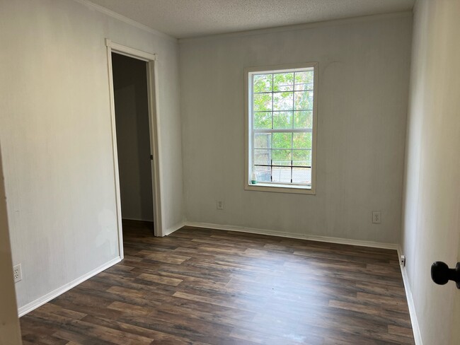 Building Photo - 403 Seahorse Ln