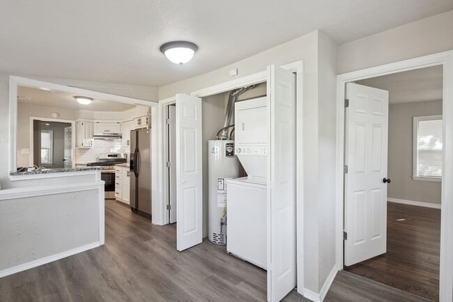 Building Photo - $500 Off The First Months Rent!! Location, Light & Lifestyle! 3-Bedroom Tulsa Beauty Near TU!