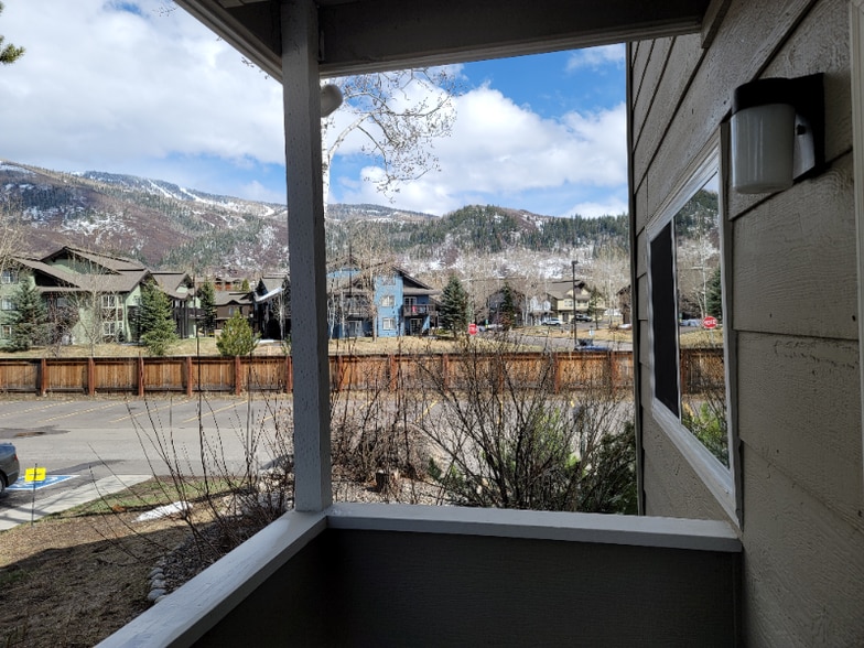 Building Photo - 13 Sparta Plaza