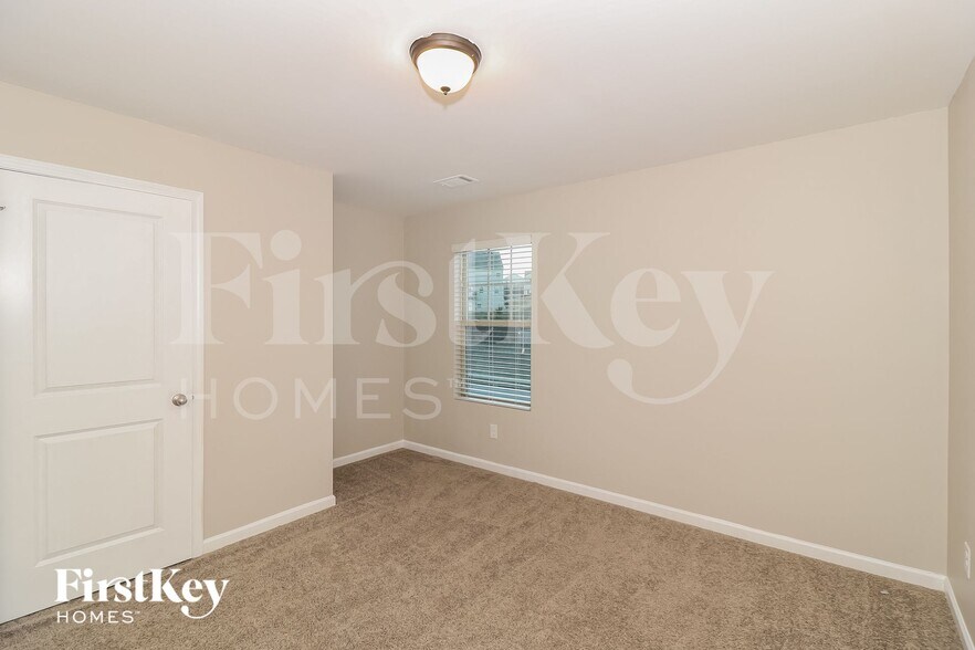 Building Photo - 1218 Dianne Dr